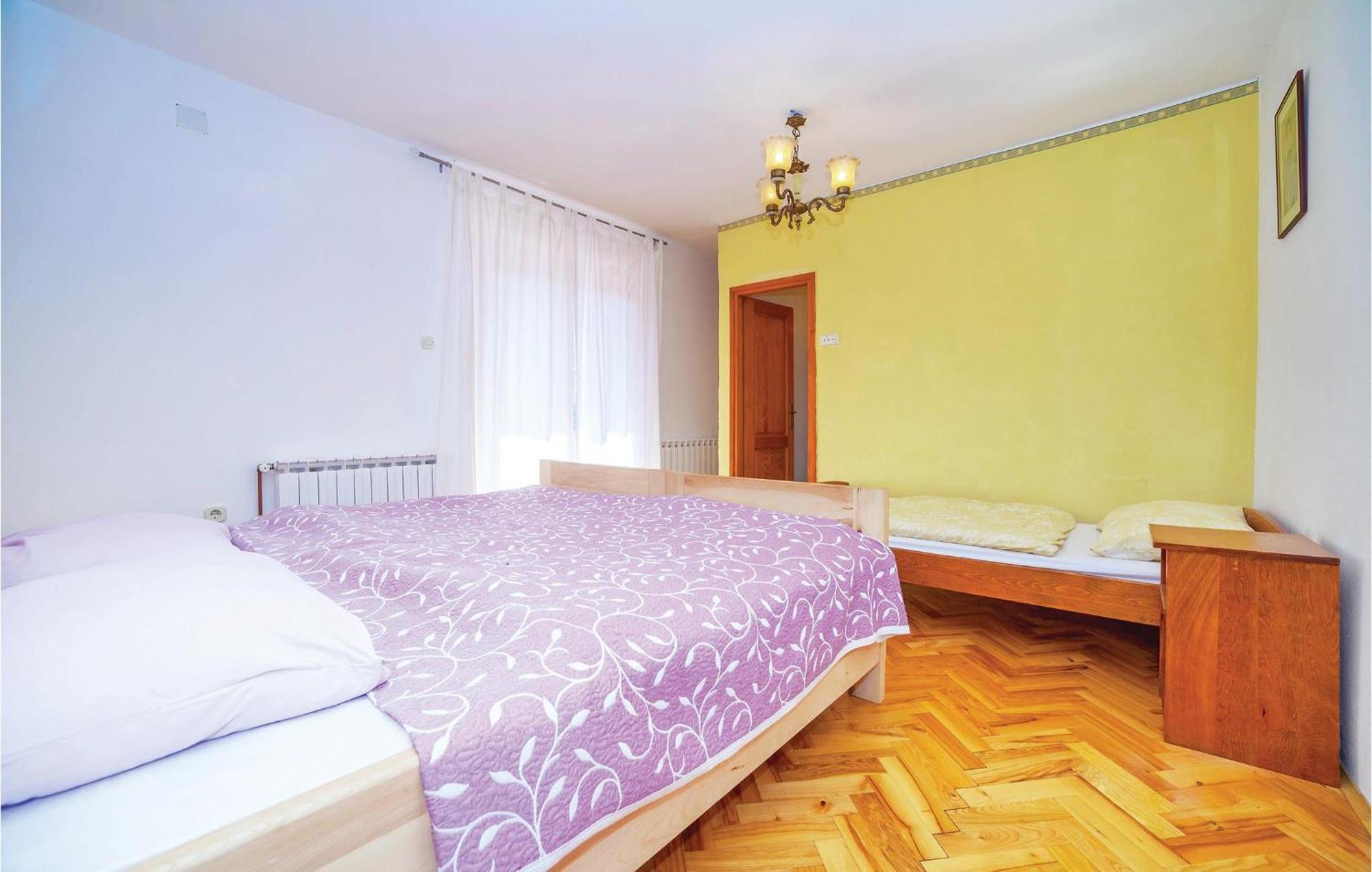 7 Bedroom Pet Friendly Home In Crni Kal Crni Kal  외부 사진