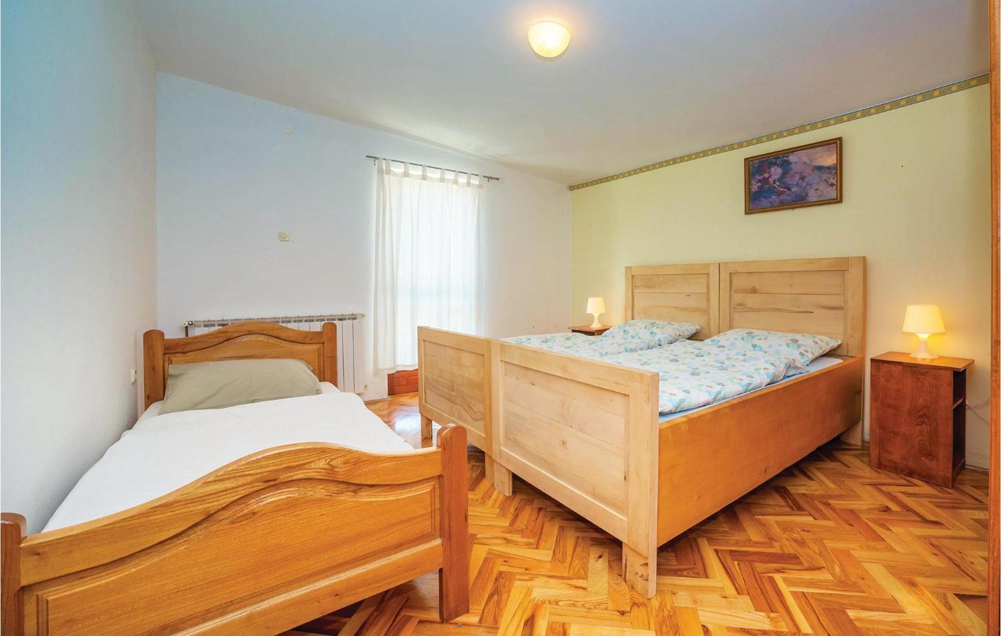 7 Bedroom Pet Friendly Home In Crni Kal Crni Kal  외부 사진