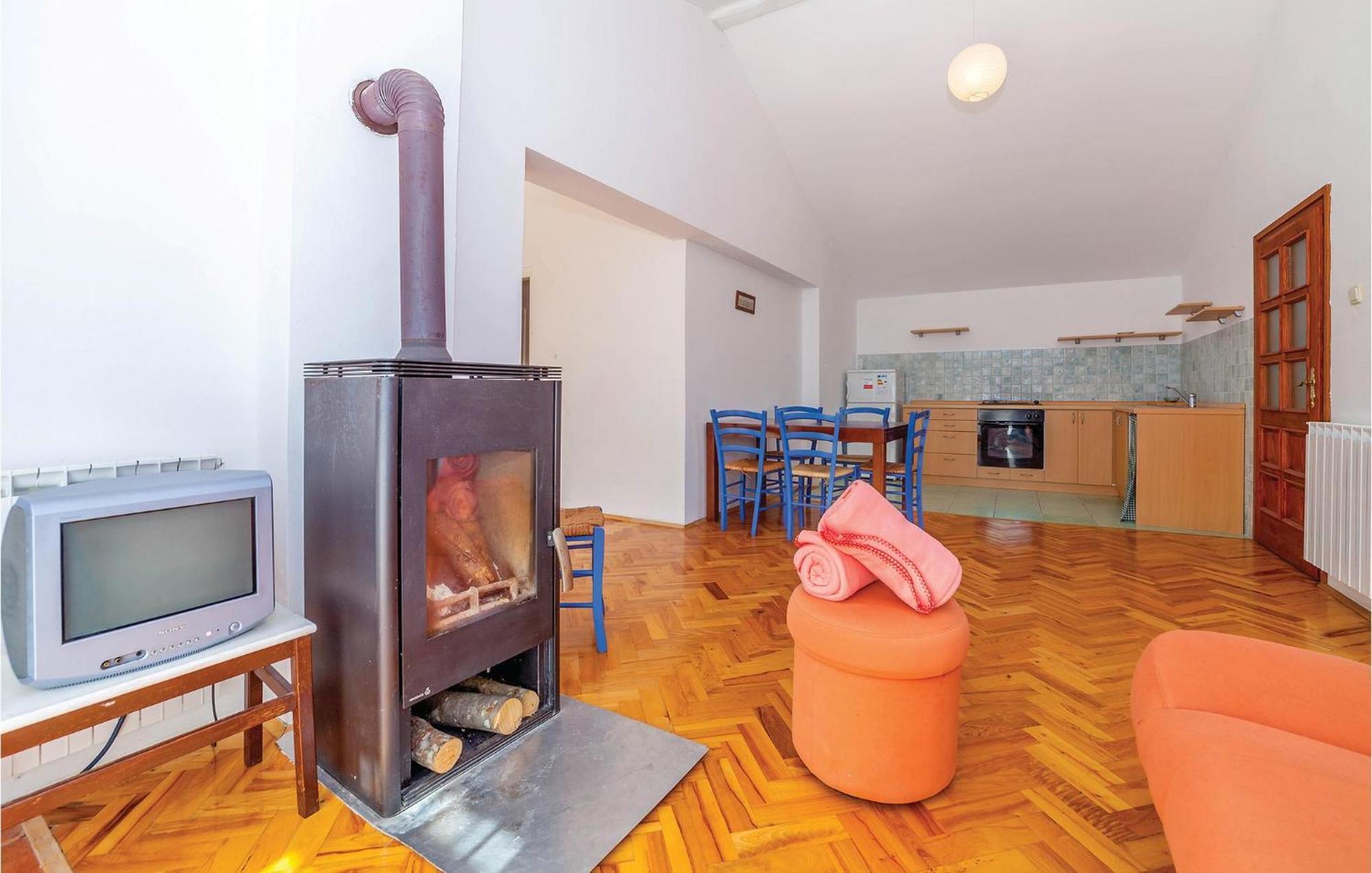 7 Bedroom Pet Friendly Home In Crni Kal Crni Kal  외부 사진