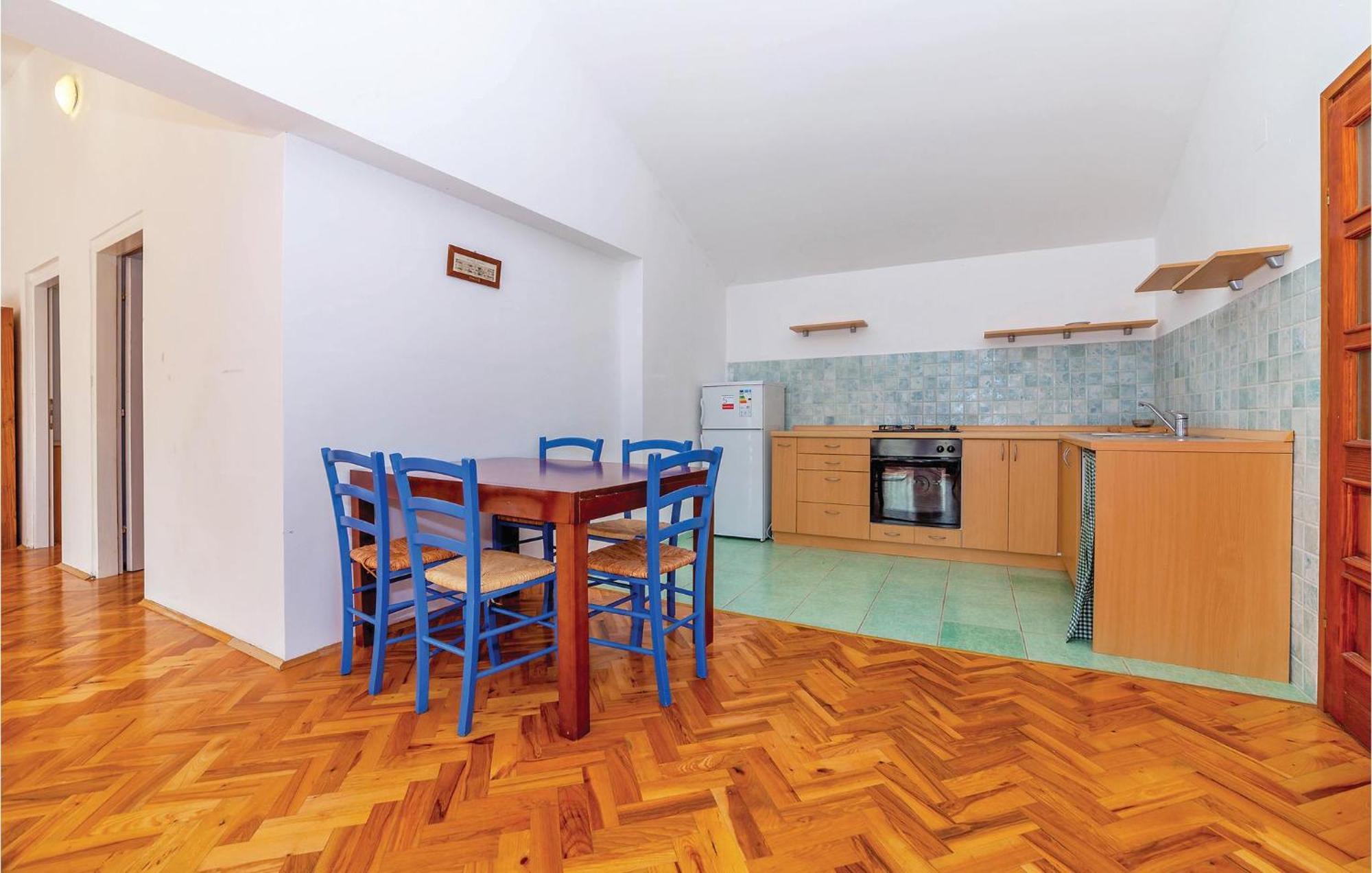 7 Bedroom Pet Friendly Home In Crni Kal Crni Kal  외부 사진