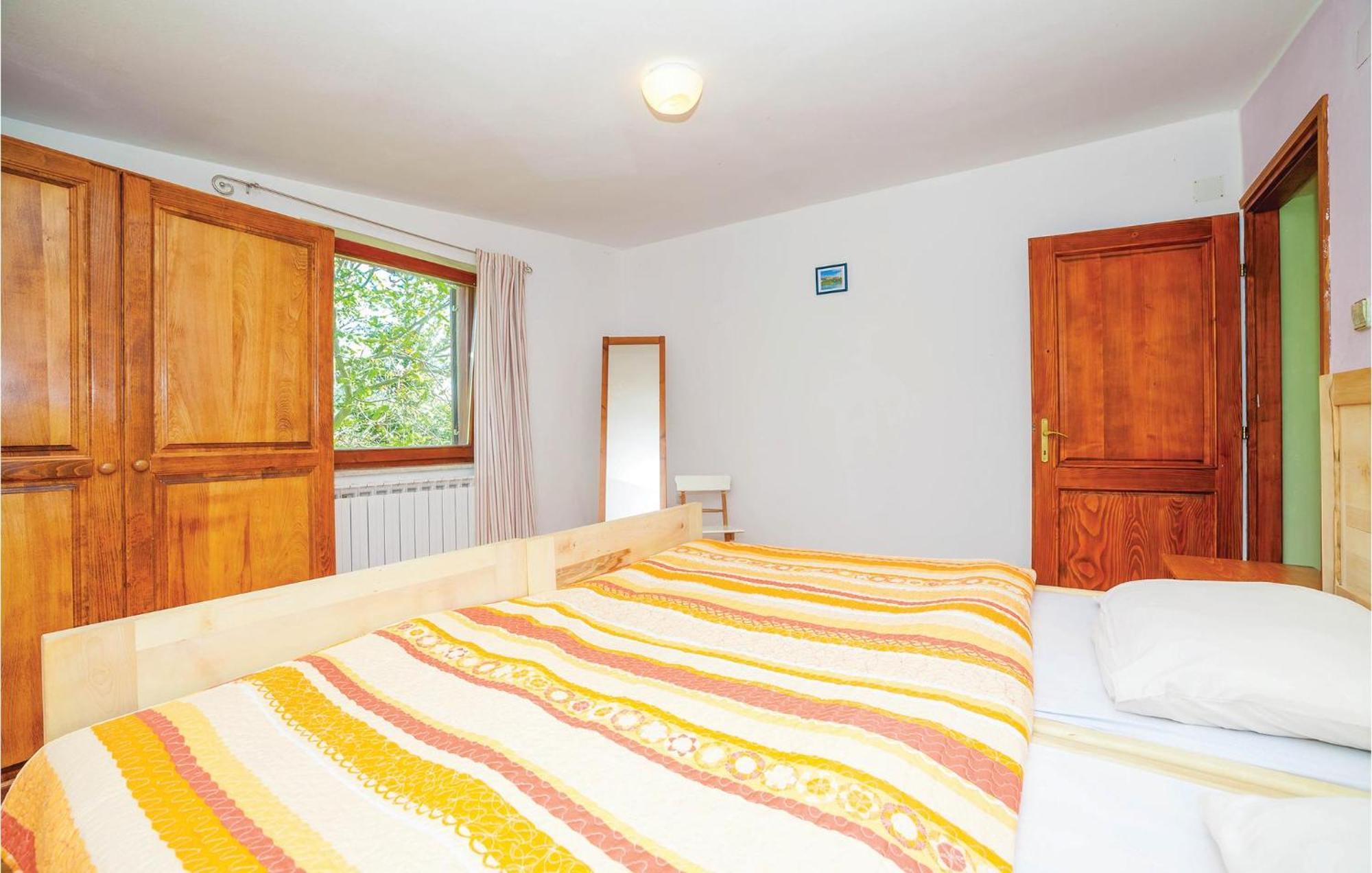 7 Bedroom Pet Friendly Home In Crni Kal Crni Kal  외부 사진