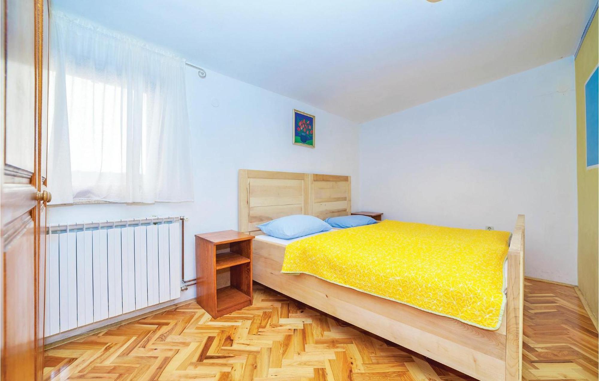 7 Bedroom Pet Friendly Home In Crni Kal Crni Kal  외부 사진