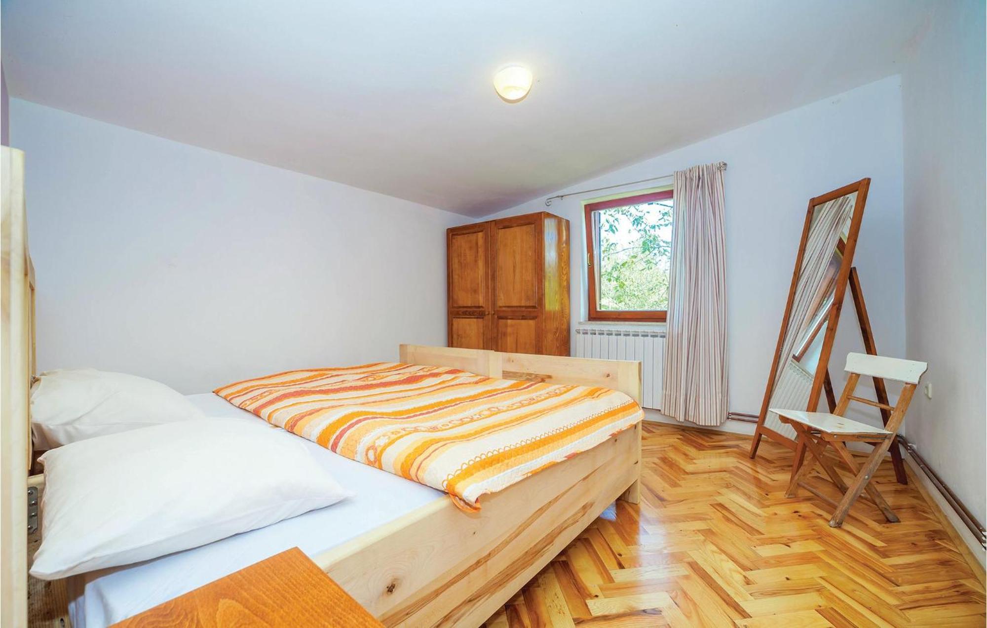 7 Bedroom Pet Friendly Home In Crni Kal Crni Kal  외부 사진