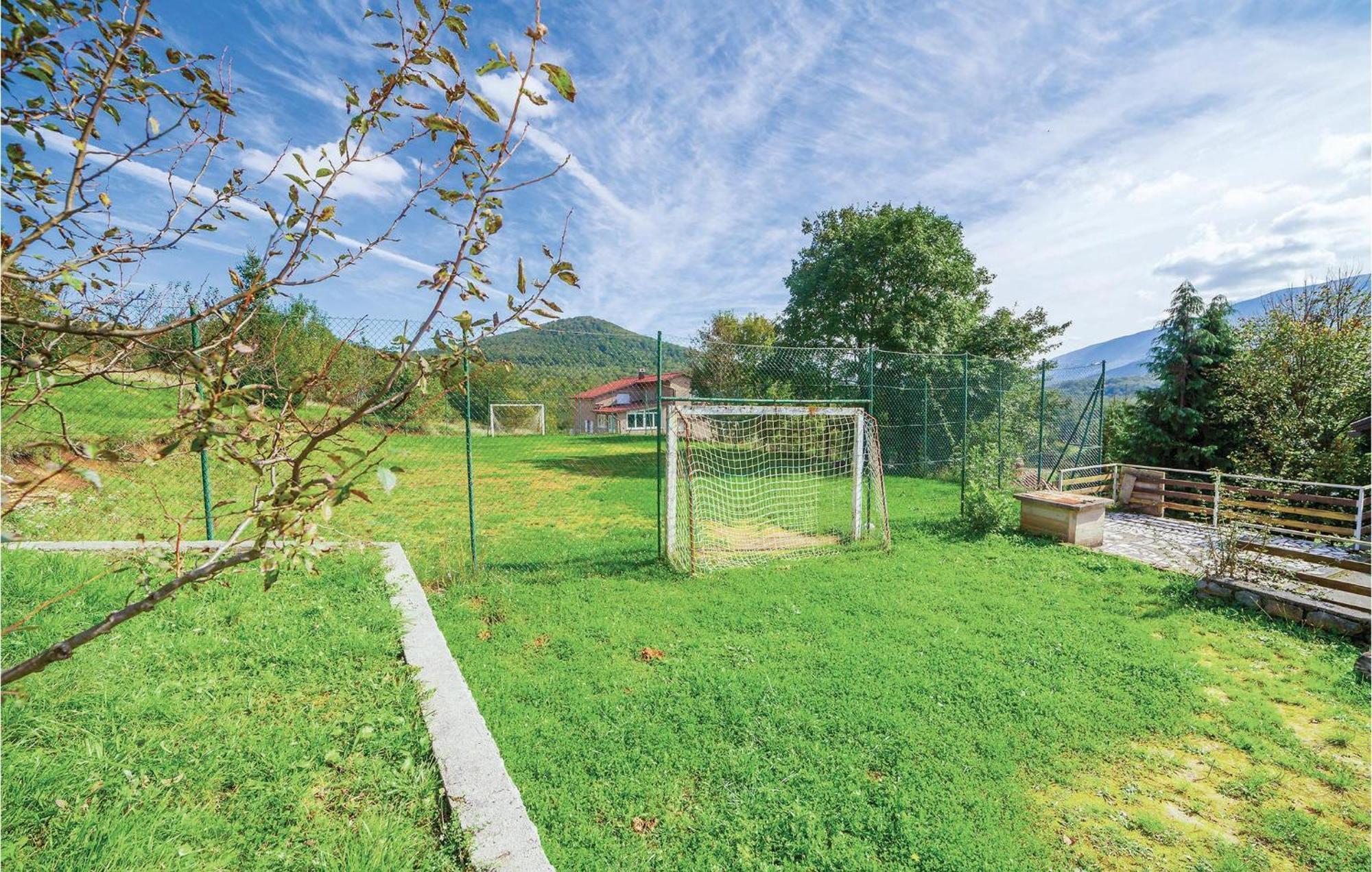 7 Bedroom Pet Friendly Home In Crni Kal Crni Kal  외부 사진